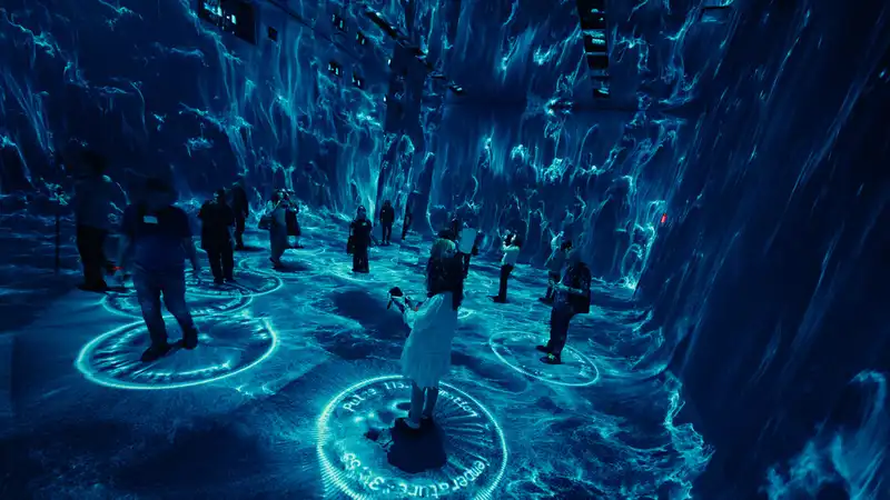 Dall'Intelligenza Artificiale di Los Angeles alla Biennale di Bukhara: il futuro dell'arte e dei musei
