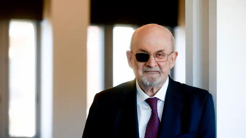 Rushdie a Pordenonelegge: 'Scrittori ostinati contro la censura'