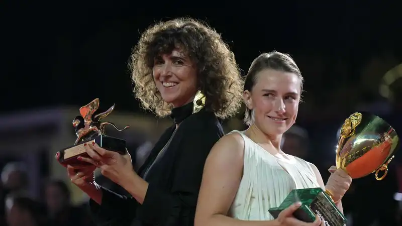 Trionfo del Cinema a Venezia e le Grandi Mostre da Chagall a Botticelli: il Panorama Culturale