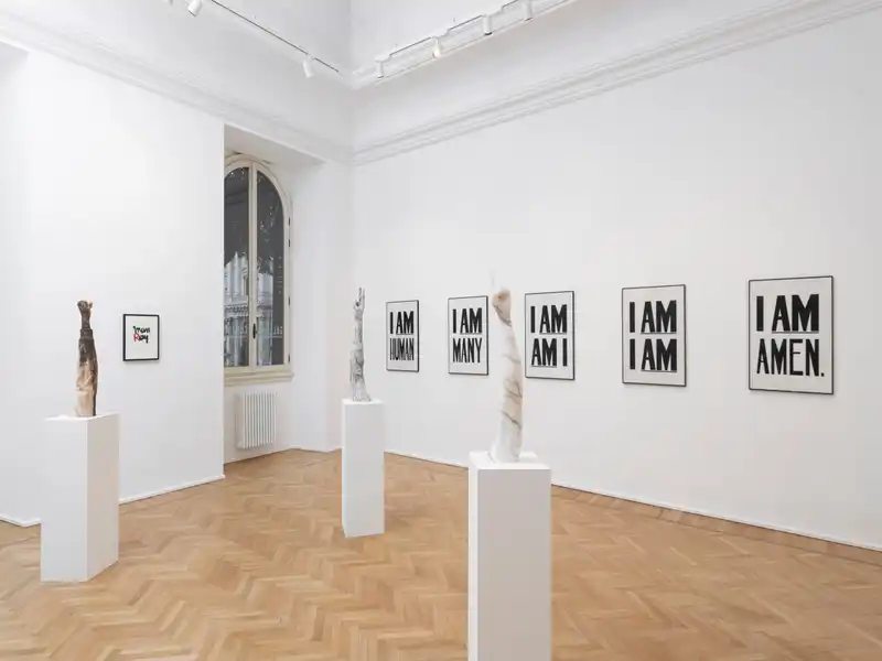 Hank Willis Thomas in dialogo con Man Ray tra Roma e San Gimignano