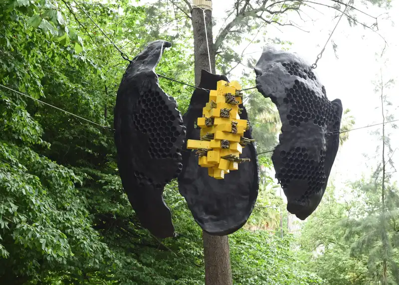 L’arte come rifugio: all’Orto Botanico di Roma nasce “Api-logo”, il nido d’autore che sfida l’Antropocene