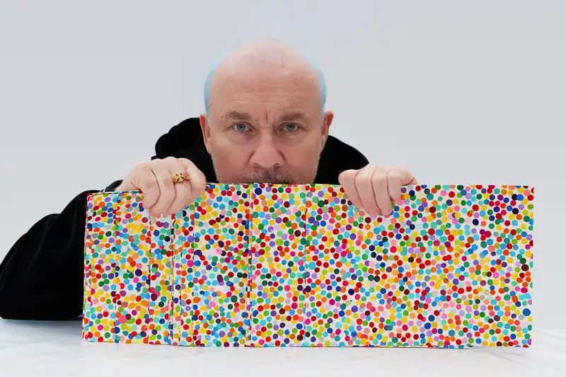 Damien Hirst inaugura il nuovo corso della Paggeria Arte a Sassuolo