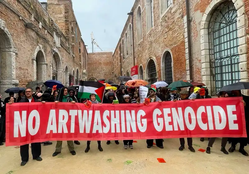Venezia, Art Not Genocide Alliance torna in piazza contro l’ambasciatore USA