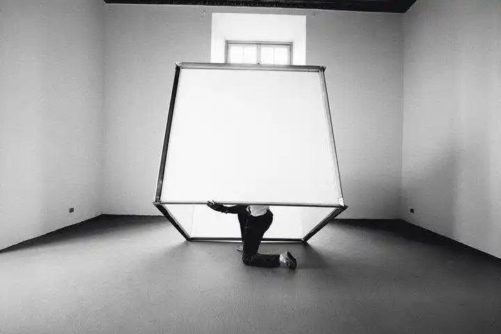 Tre opere di Luciano Fabro da conoscere per entrare nella sua idea di arte